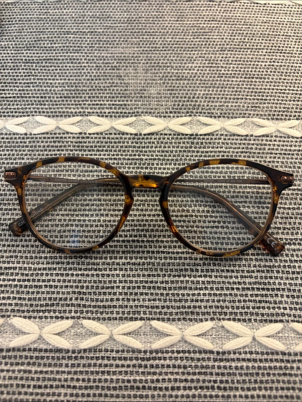 Foster Grant Round Tortoise Shell Reading Glasses +1.25 with Case